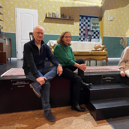 Martina Vikanis (r.) hat das Theater gegründet, Lutz und Claudia Wollenhaupt sind die Vorsitzenden des Fördervereins.