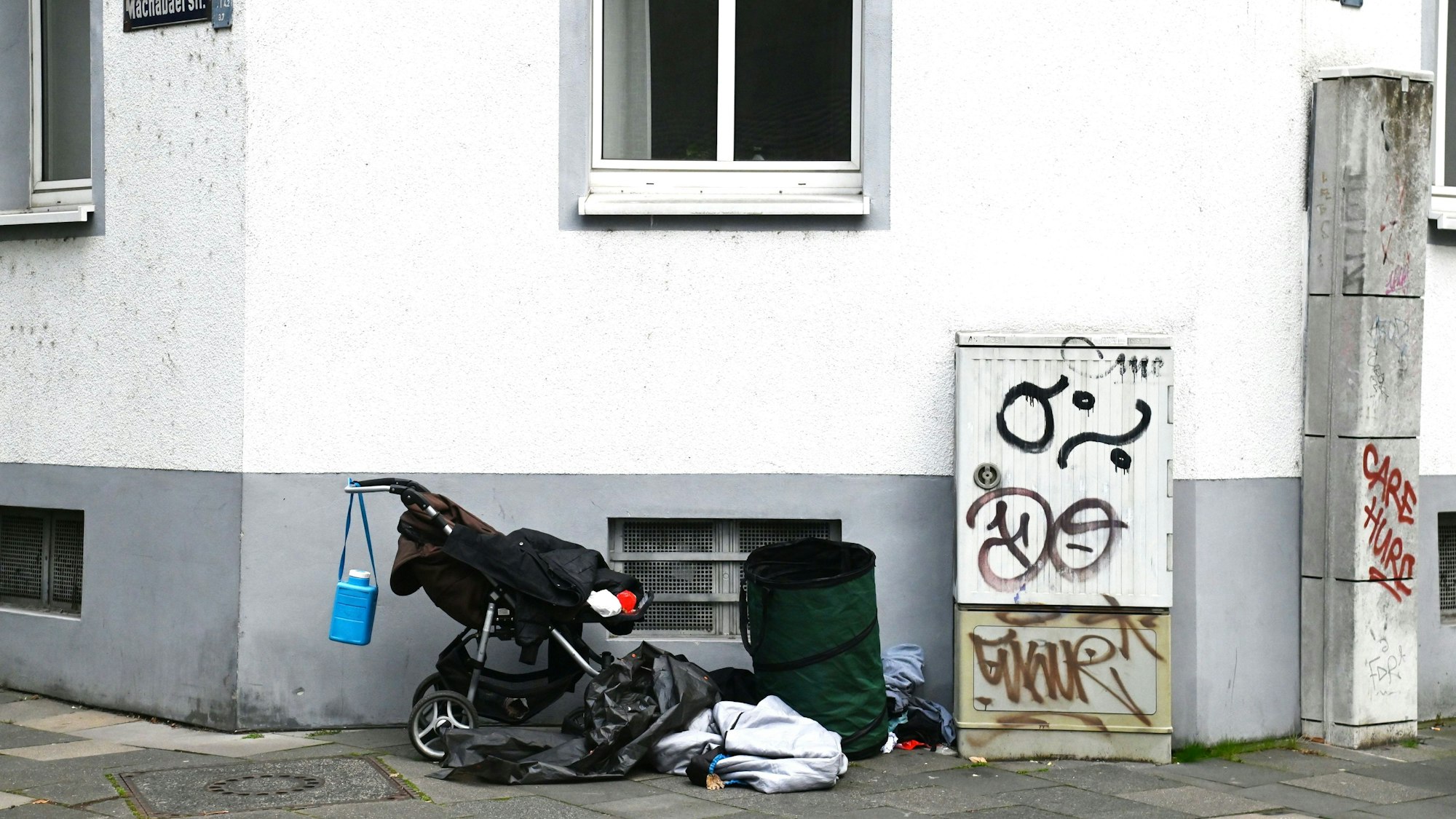 Müll im Straßenbild der Stadt: Kölns Oberbürgermeisterin Henriette Reker beklagt eine „zunehmende Verwahrlosung“ in der Stadt (Archivbild).