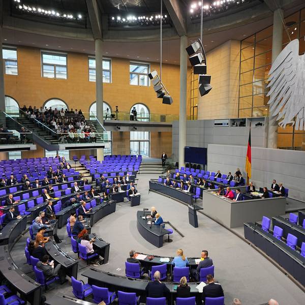 Übersicht über den Plenarsaal im Bundestag.