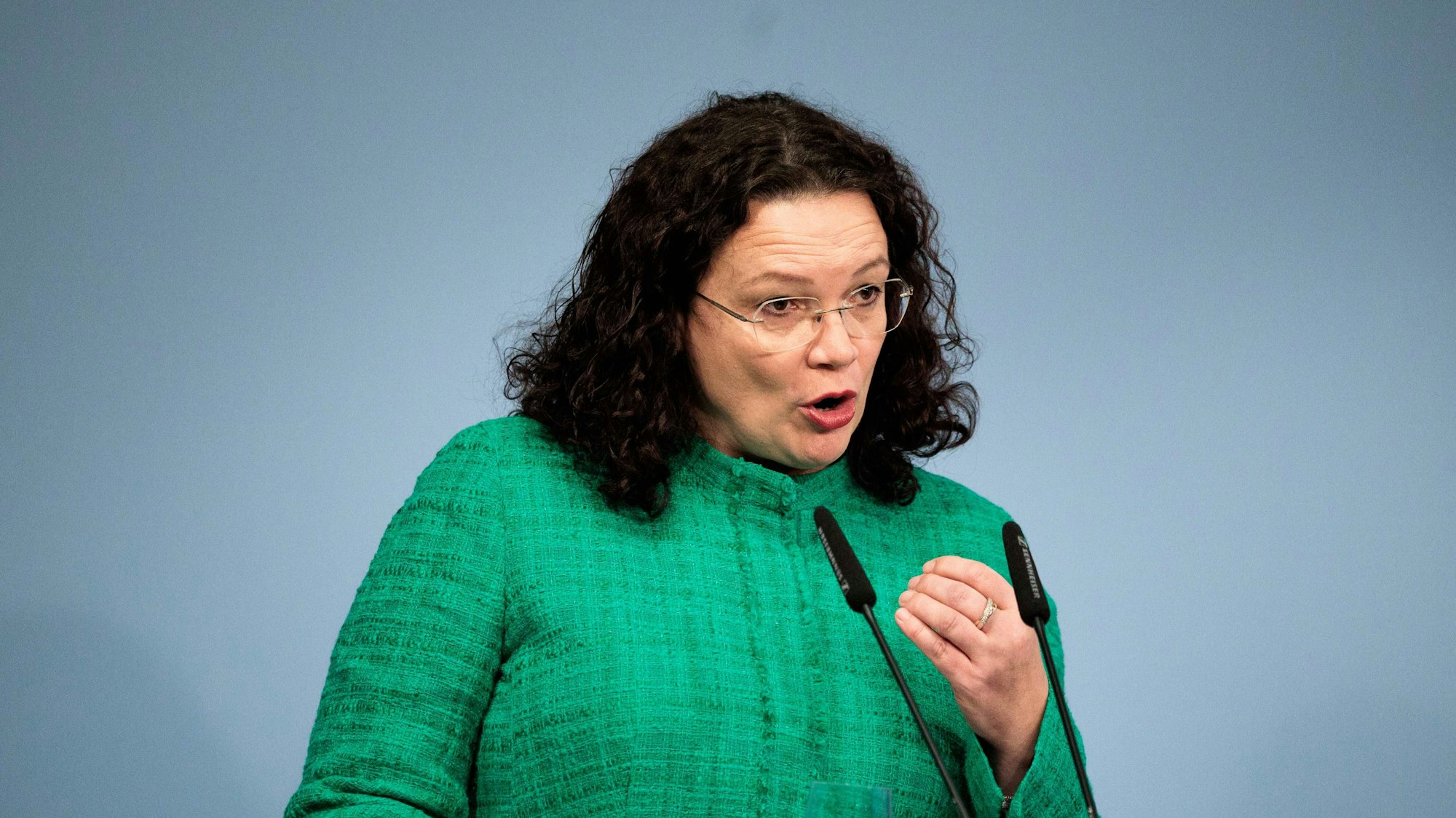 Andrea Nahles, Vorstandsvorsitzende der Bundesagentur für Arbeit, spricht bei einer Pressekonferenz.