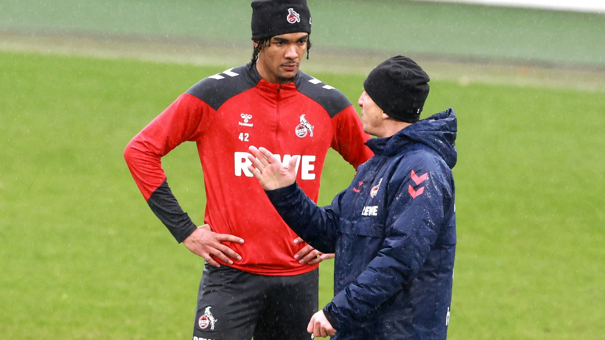 Damion Downs erzielte in dieser Saison bereits sieben Zweitligatore, Trainer Gerhard Struber (r.) hofft auf weitere Treffer des Deutsch-Amerikaners.