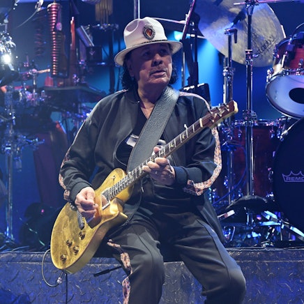 Carlos Santana tritt während der The Oneness Tour 2024 im Hard Rock Live auf.