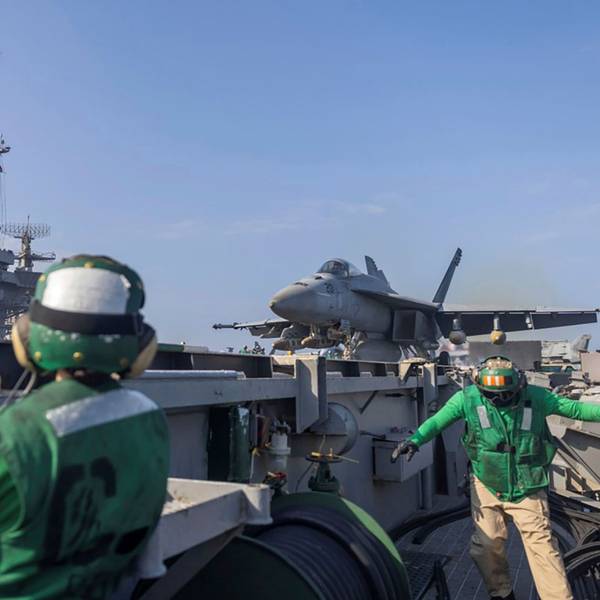 Auf diesem vom U.S. Africa Command zur Verfügung gestellten Foto führt das US-Militär koordinierte Luftangriffe gegen Aktivisten des Islamischen Staates (IS) in Somalia durch.