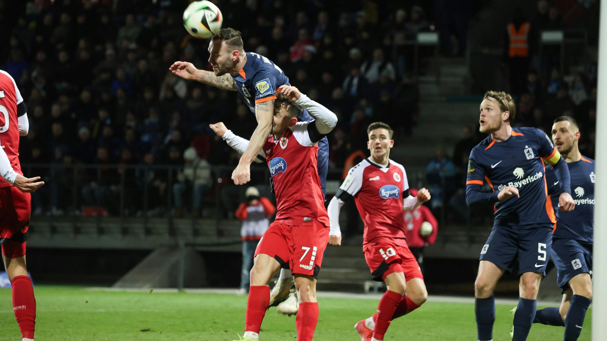 Patrick Hobsch Muenchen 34 erzielt das 1:1, GER, Viktoria Koeln vs. TSV Muenchen 1860, 3. Fussball-Bundesliga, 22. Spieltag, Saison 2024/2025, 01.02.2025, DFL REGULATIONS PROHIBIT ANY USE OF PHOTOGRAPHS AS IMAGE SEQUENCES AND OR QUASI-VIDEO, GER, Viktoria Koeln vs. TSV Muenchen 1860, 3. Fussball-Bundesliga, 22. Spieltag, Saison 2024/2025, 01.02.2025, Koeln *** Patrick Hobsch Muenchen 34 scores the 1 1, GER, Viktoria Koeln vs TSV Muenchen 1860, 3 Fussball Bundesliga, 22 Matchday, Season 2024 2025, 01 02 2025, DFL REGULATIONS PROHIBIT ANY USE OF PHOTOGRAPHS AS IMAGE SEQUENCES AND OR QUASI VIDEO, GER, Viktoria Koeln vs TSV Muenchen 1860, 3 Fussball Bundesliga, 22 Matchday, Season 2024 2025, 01 02 2025, Koeln Copyright: xEibner-Pressefoto/JoergxNiebergax EP_JNL