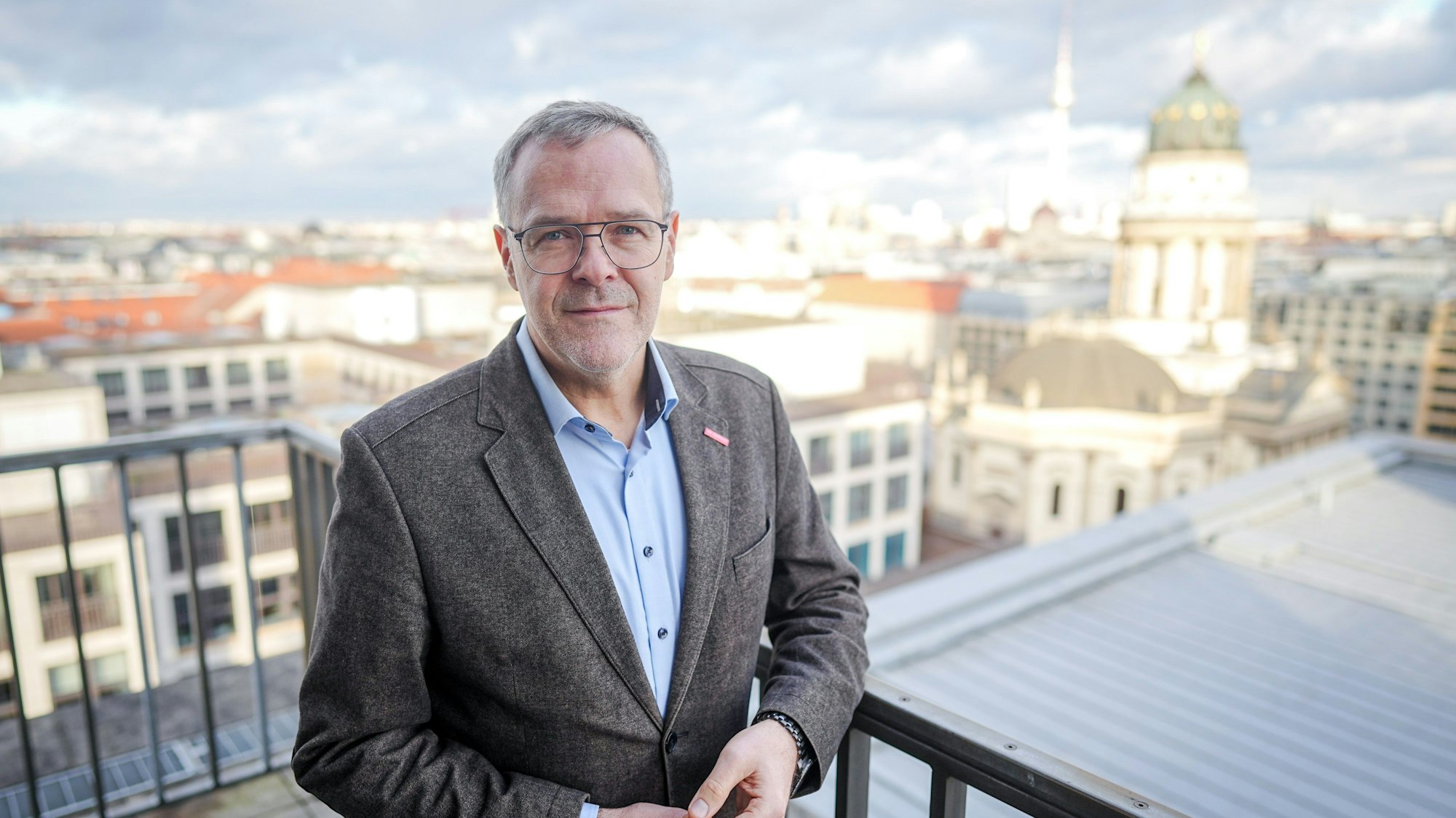 Jörg Dittrich, Präsident des Zentralverbandes des Deutschen Handwerks (ZDH), am Rade eines Interviews in Berlin. (Archivbild)
