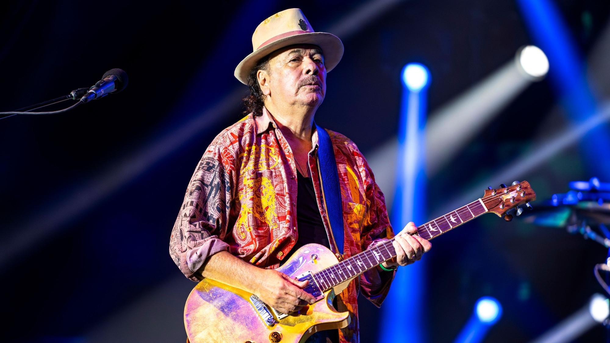 Carlos Santana bei einem Konzert in den USA.