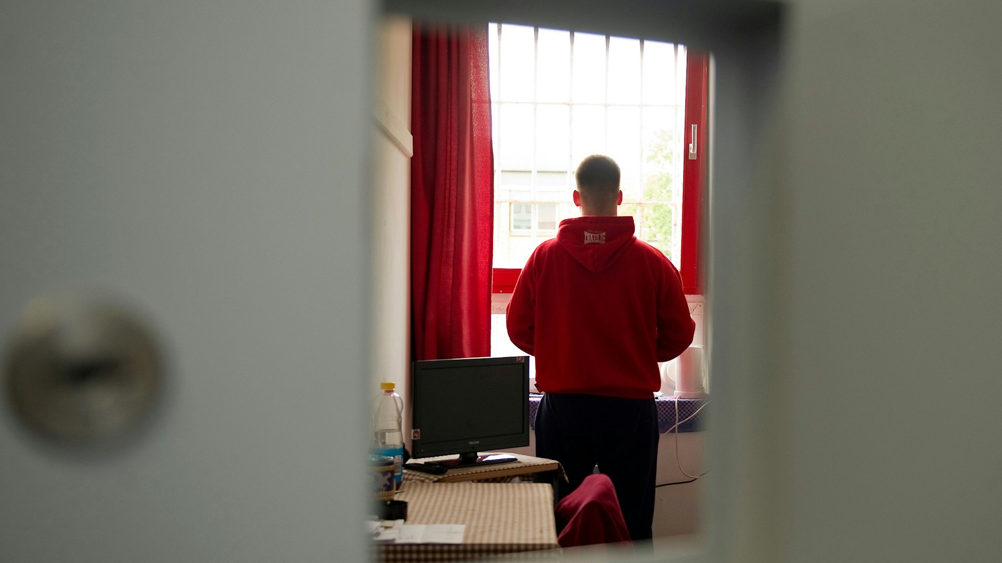 Ein Computerzugang mit Internet auf der Zelle ist in deutschen Gefängnissen noch die absolute Ausnahme – anders als zum Beispiel in Norwegen.