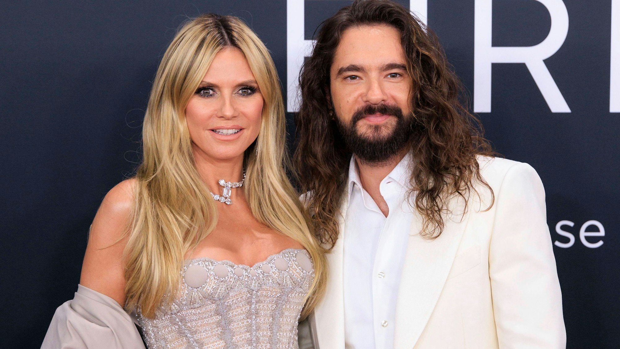 Heidi Klum und Tom Kaulitz gehörten zu den Superstars auf dem roten Teppich der Grammys 2025.