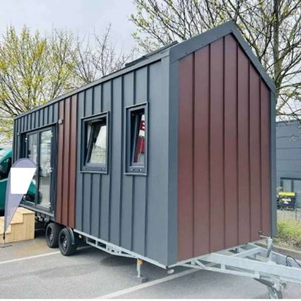 Ein Tiny-House auf Rädern und mit einer Anhängerkupplung