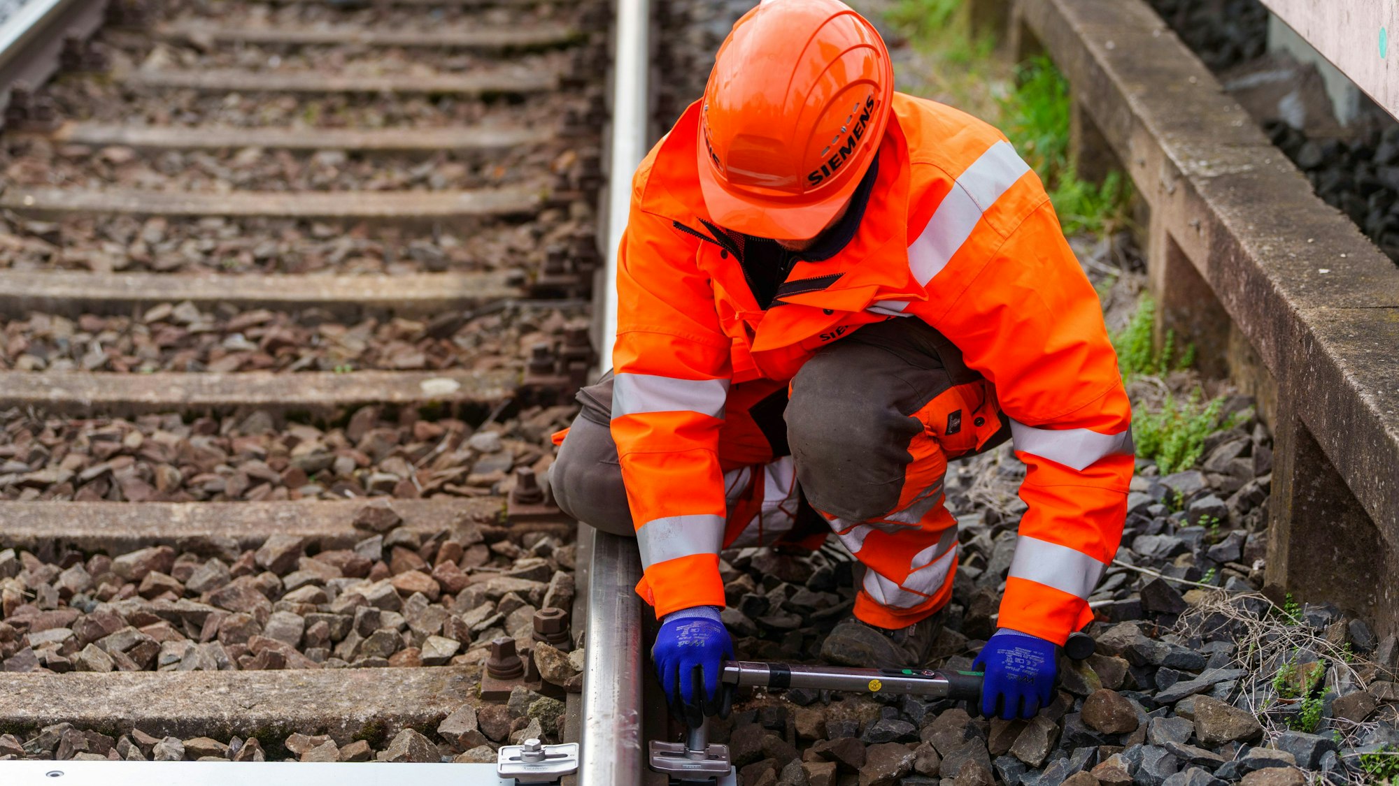 Das bundesweite Schienennetz ist dringend sanierungsbedürftig. (Archivbild)