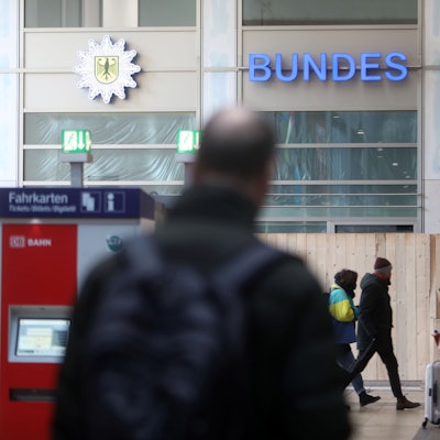 Die neue Wache der Bundespolizei im Hauptbahnhof nimmt auch von außen allmählich Formen an.
