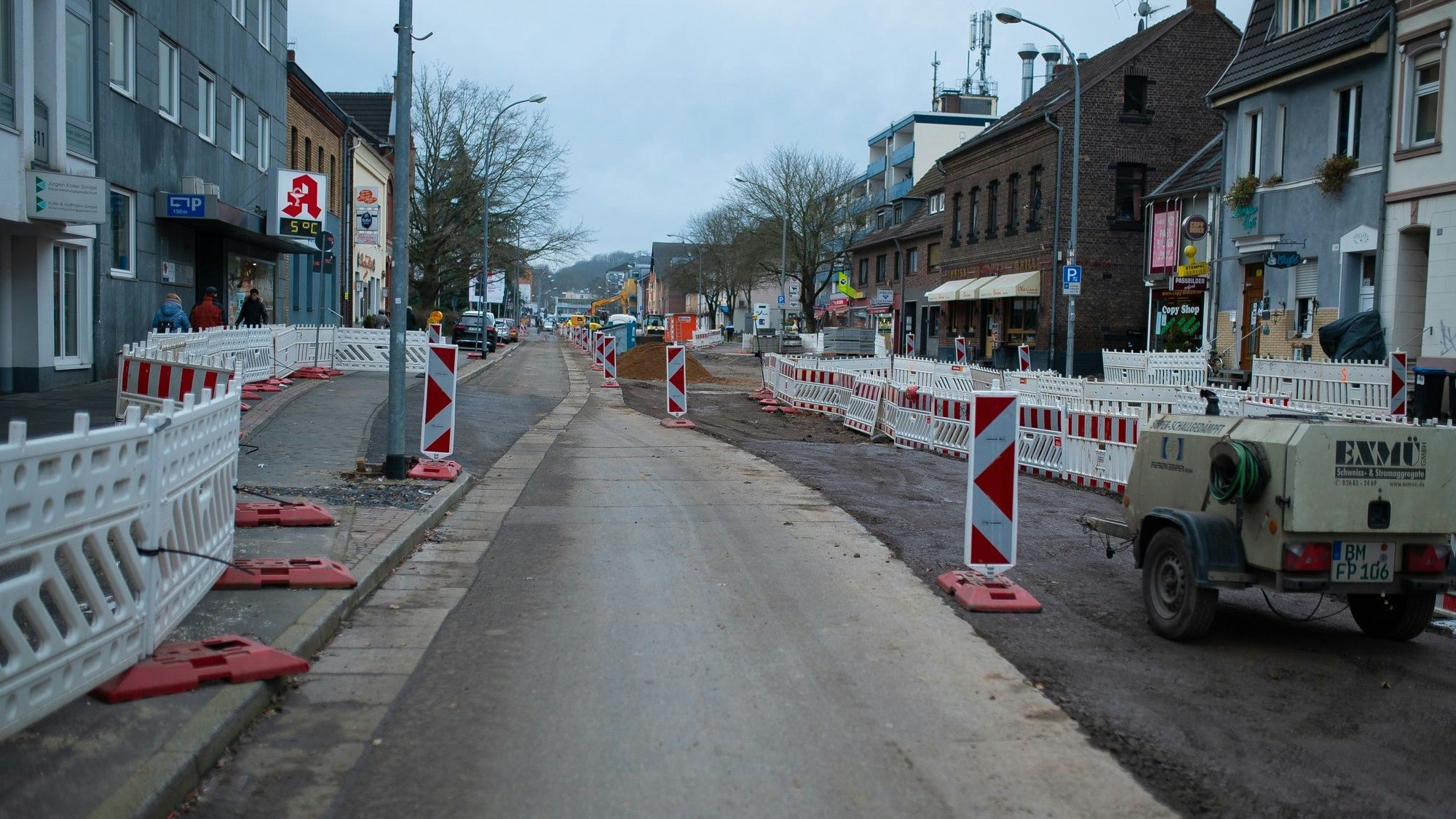 Das Foto zeigt die Baustelle an der Luxemburger Straße in Hermülheim.