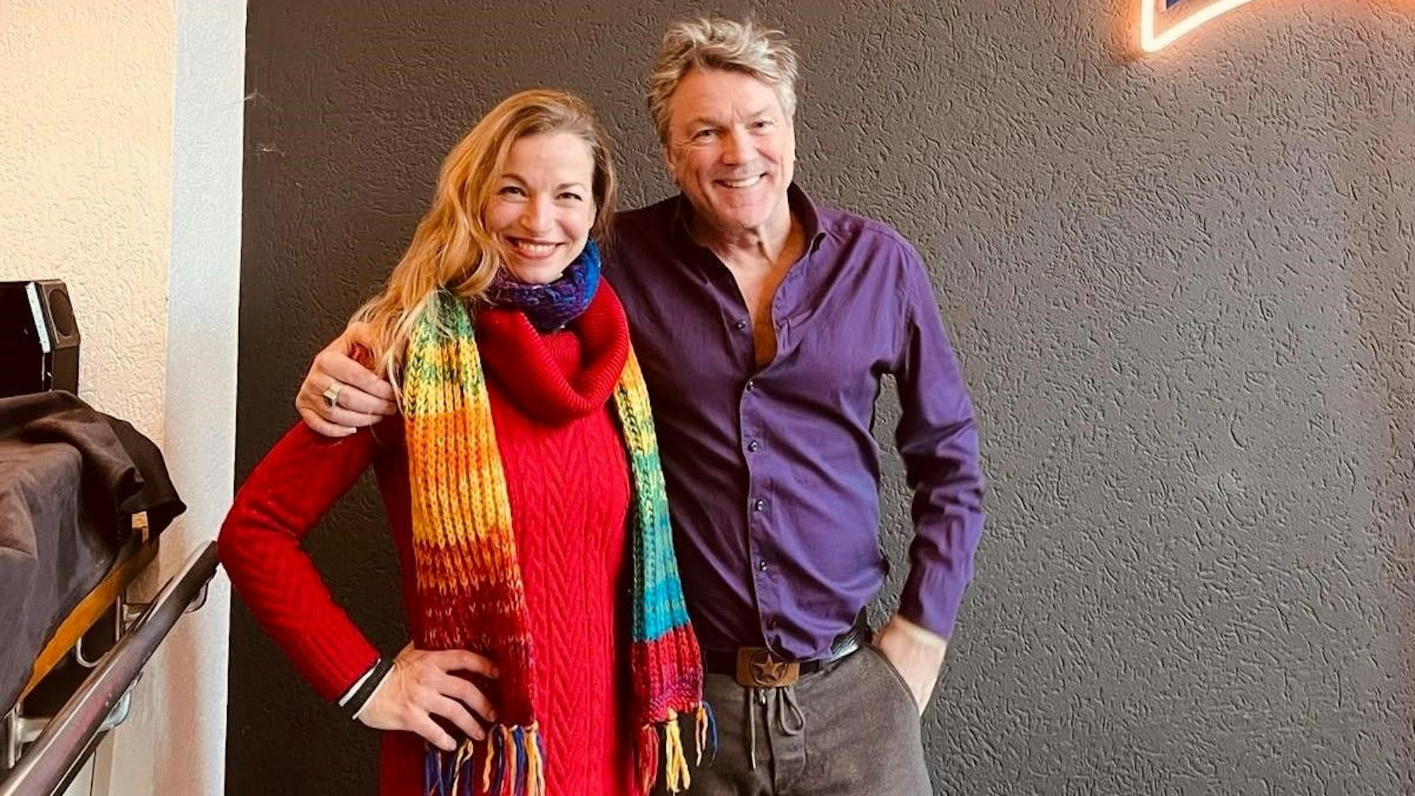 Moderatorin Nathalie Bergdoll und Autor Michael Birbaek