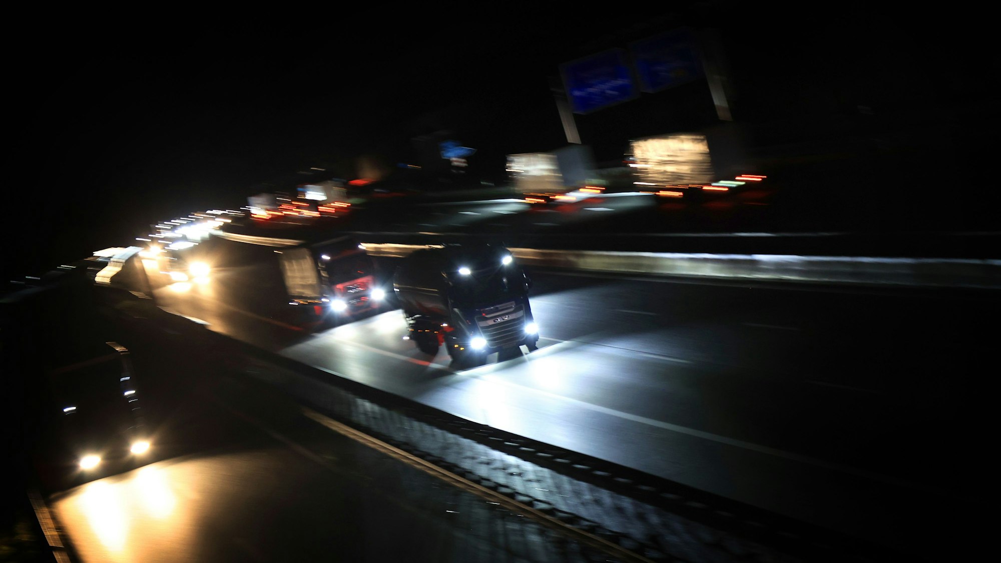 Die Autobahn muss womöglich erneut für den Verkehr gesperrt werden (Symbolfoto).