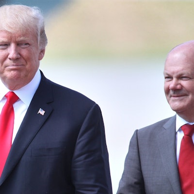 Donald Trump beim Besuch des G20-Gipfels in Hamburg im Jahr 2017. Olaf Scholz war damals noch Erster Bürgermeister der Hansestadt. (Archivbild)