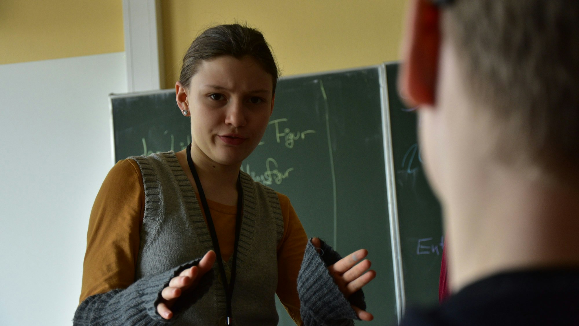 Innerhalb der Aktionswoche am Rhein-Sieg-Gymnasium in Sankt Augustin wurde eine Klimakonferenz simuliert. Mina verhandelt für die EU.