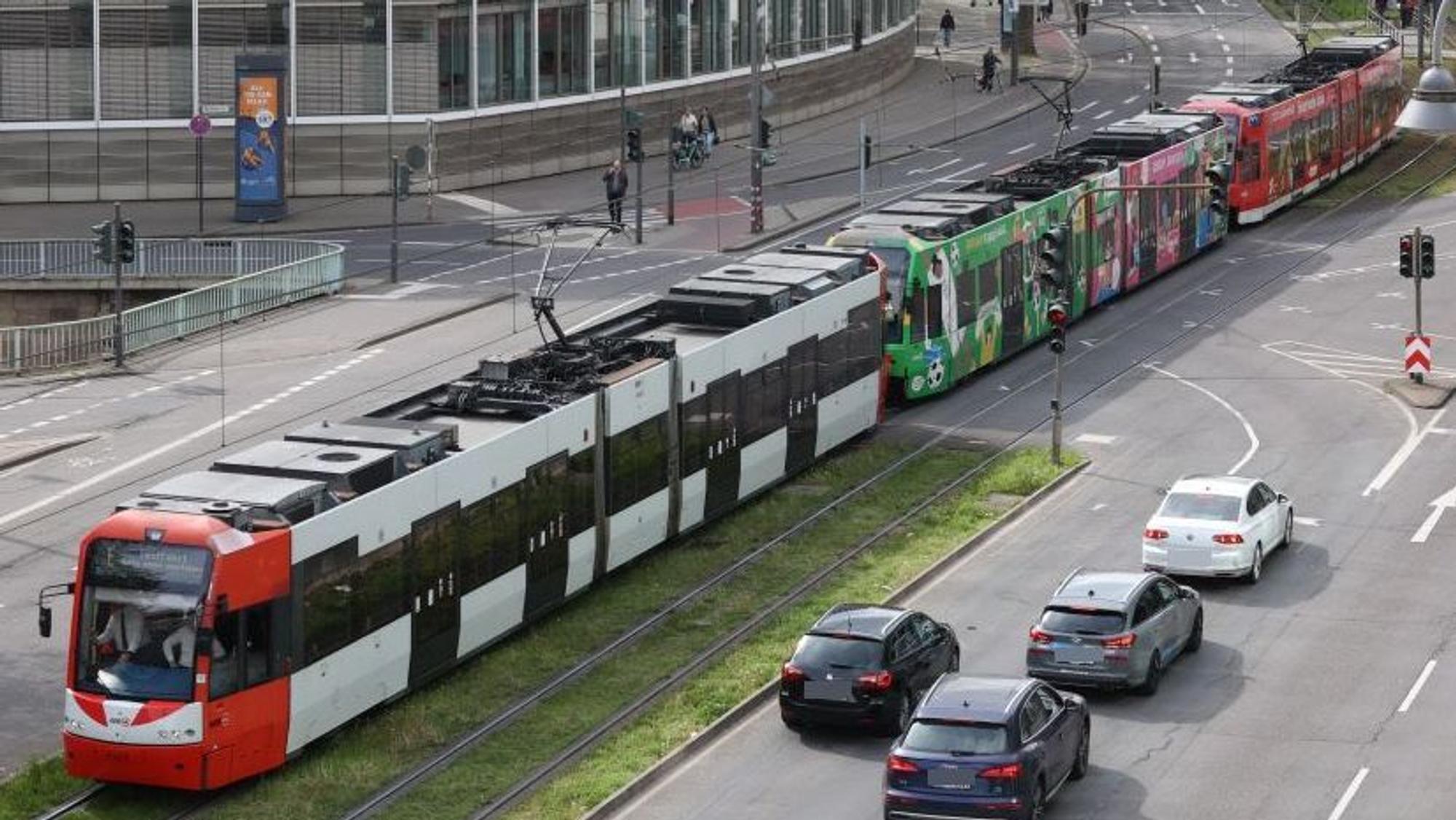 Testfahrten mit 90-Meter-Langzügen auf der Ost-West-Achse