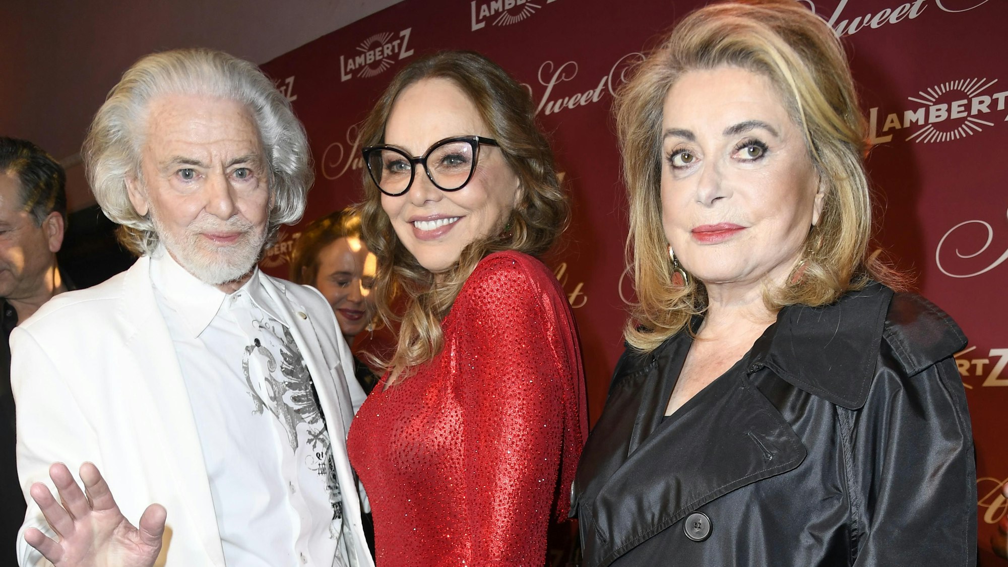 Hermann Bühlbecker, Ornella Muti und Catherine Deneuve bei der LAMBERTZ MONDAY NIGHT 2025 "Sweet Art" im alten Wartesaal am Dom, Koeln.
© Agentur Baganz, Koeln 03.02.25