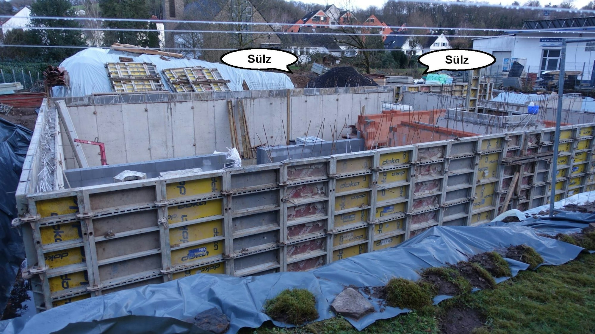 Einen in unmittelbarer Sülznähe entstehenden Neubau mit Keller und Tiefgarage unter Sülz-Niveau hält der Verein Lebenswertes Sülztal mit Blick auf die Hochwasservorsorge für nicht gelungen.