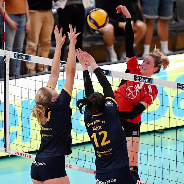 21.09.2024, Volleyball-Bayer Volleys - DSHS Köln
rechts: Sarah Overländer (Bayer)
Foto: Uli Herhaus
