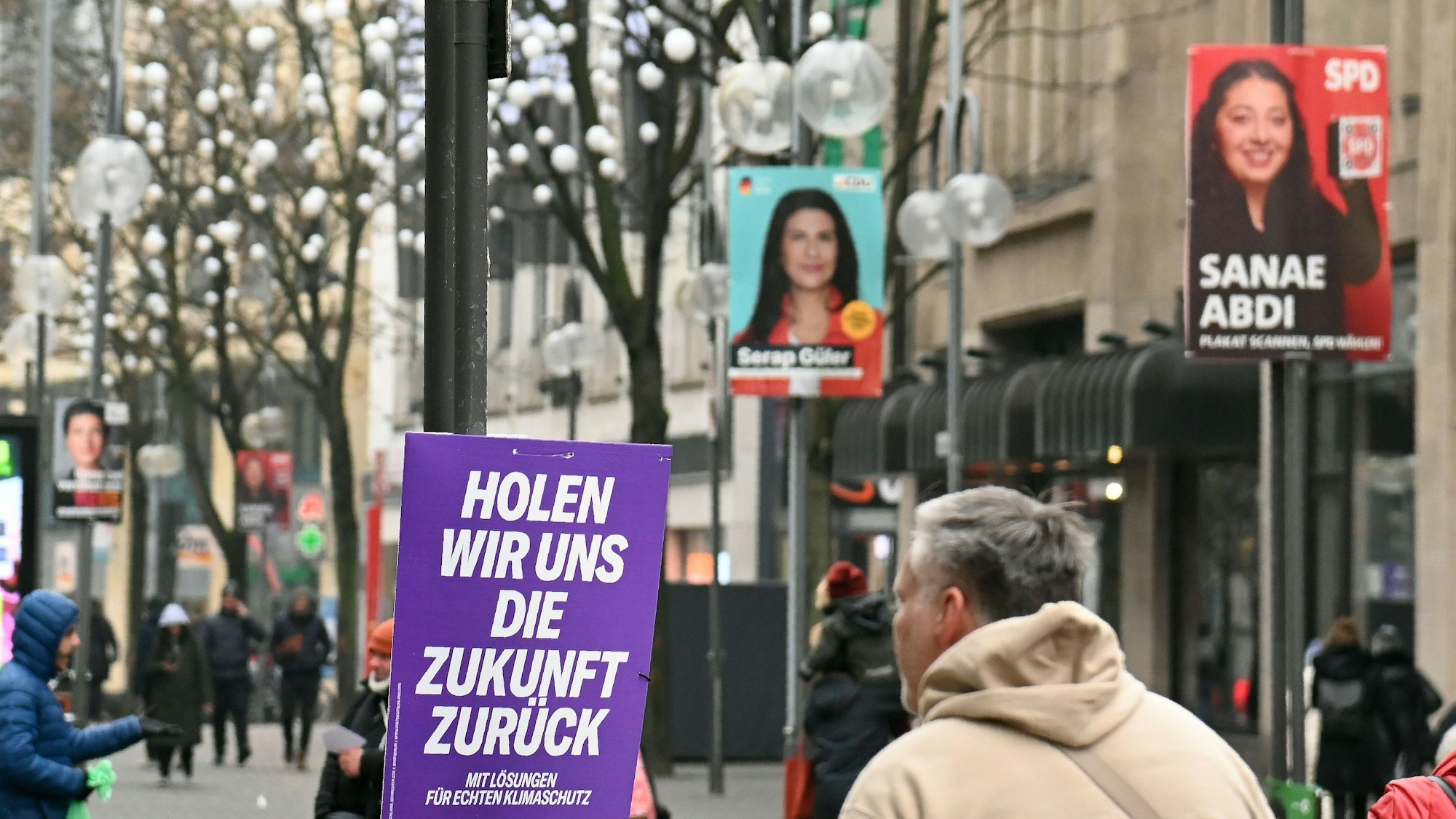 Wahlplakate in der Kölner Innenstadt: Am 23. Februar ist Bundestagswahl: Wir stellen die vier Kölner Wahlkreise vor.