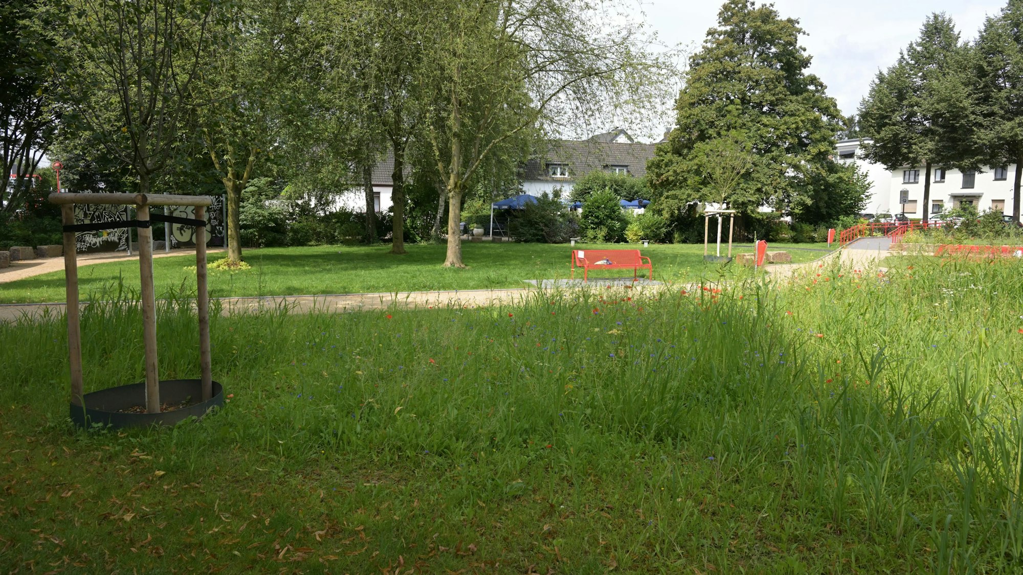 Das Foto zeigt den Mehrgenerationenpark Refrath