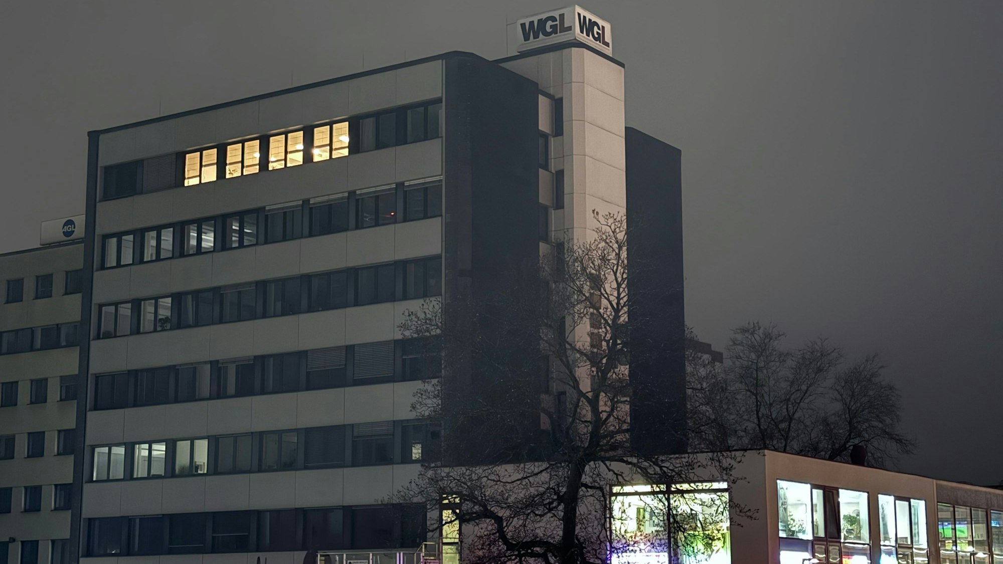 Die WGL-Zentrale in Wiesdorf am Abend.