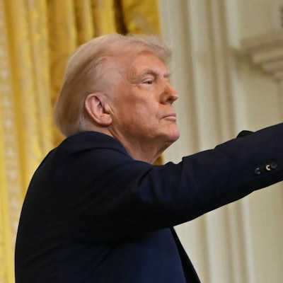 US Präsident Donald Trump sprcht auf einer Pressekonferenz.