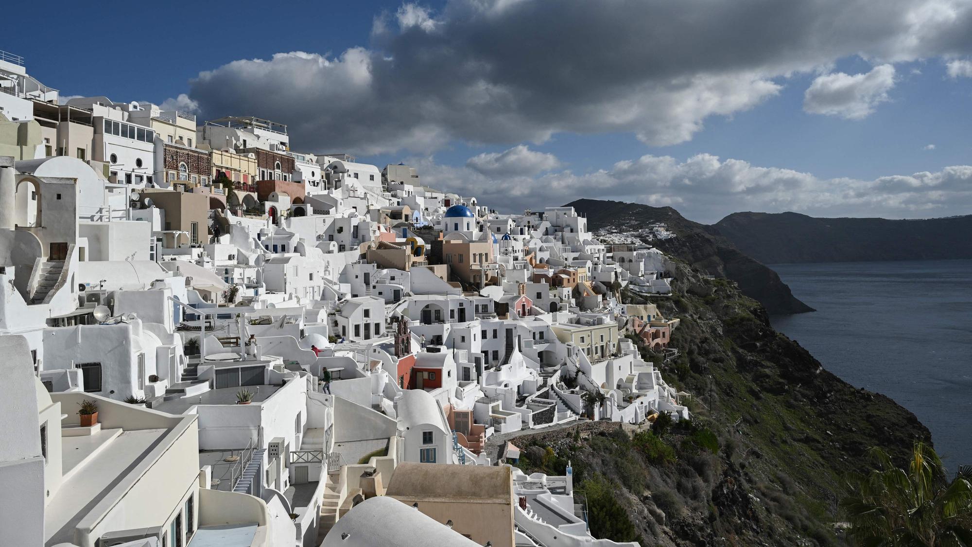 Santorini ist bei Touristen sehr beliebt.