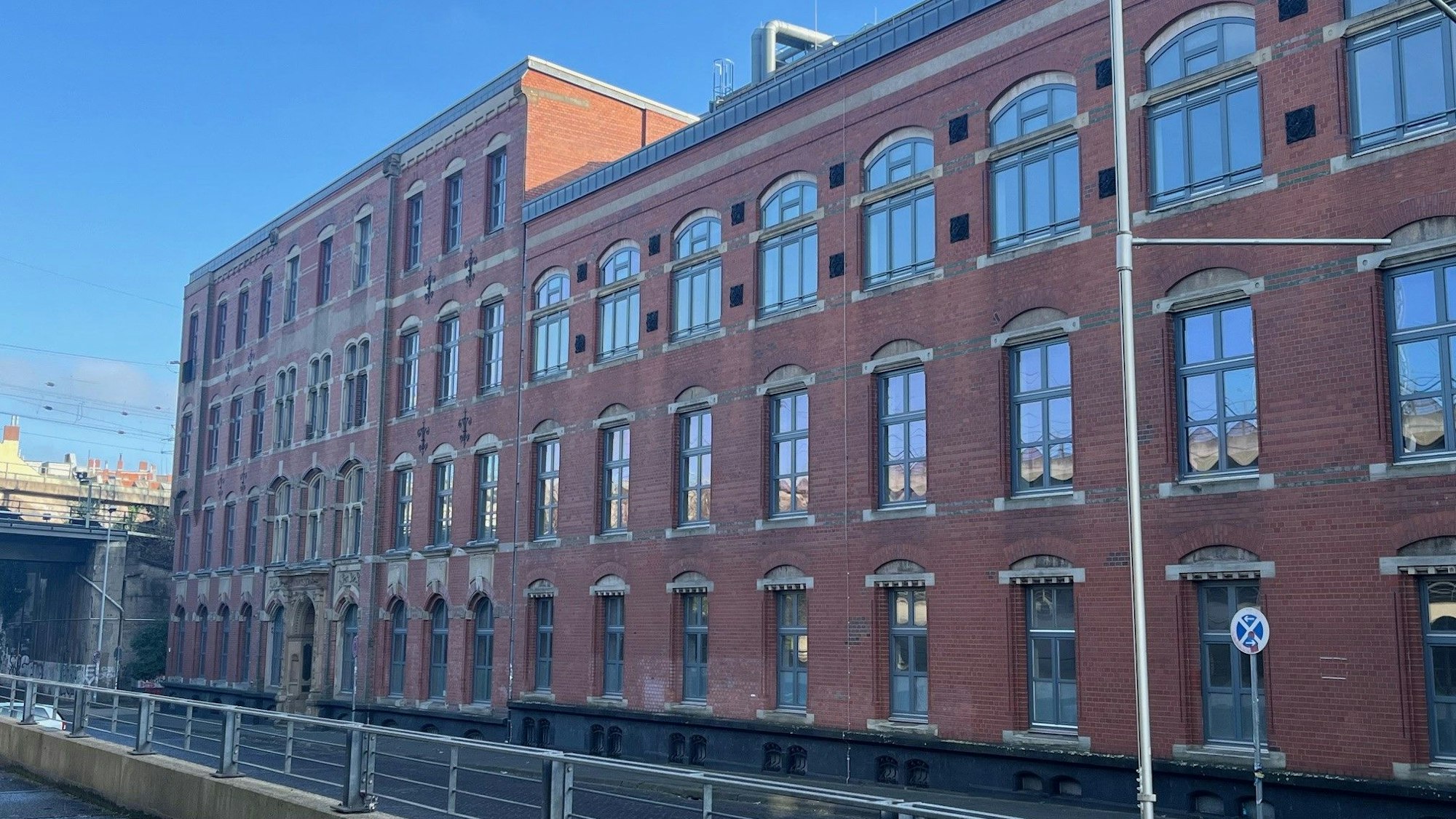 Das ehemalige Gebäude der Gesamtschule Bilingo wird Standort eines Gymnasiums.