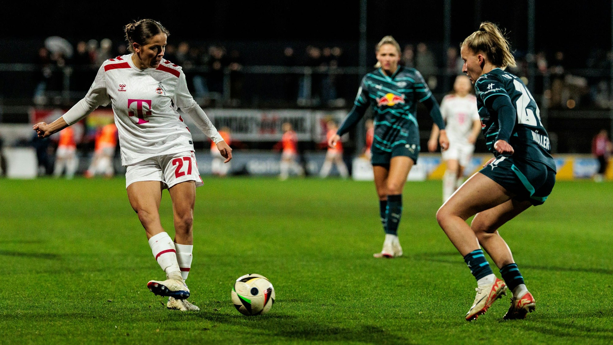 Google Pixel Frauen-Bundesliga: 1. FC Köln - RB Leipzig 16.12.2024 Zweikampf Laura Feiersinger 1. FC Köln, 27, Marlene Müller RB Leipzig, 27 Google Pixel Frauen-Bundesliga: 1. FC Köln - RB Leipzig, Köln, Franz-Kremer-Stadion am 16.12.2024 DFB REGULATIONS PROHIBIT ANY USE OF PHOTOGRAPHS AS IMAGE SEQUENCES AND/OR QUASI-VIDEO. *** Google Pixel Women Bundesliga 1 FC Köln RB Leipzig 16 12 2024 duel Laura Feiersinger 1 FC Köln, 27 , Marlene Müller RB Leipzig, 27 Google Pixel Women Bundesliga 1 FC Köln RB Leipzig, Köln, Franz Kremer Stadion am 16 12 2024 DFB REGULATIONS PROHIBIT ANY USE OF PHOTOGRAPHS AS IMAGE SEQUENCES AND OR QUASI VIDEO Copyright: xBEAUTIFULxSPORTS/Wunderlx