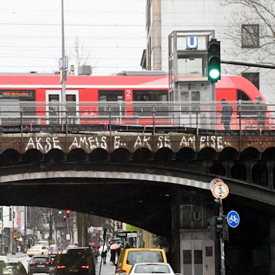 Der Bahnübergang an der Venloer Straße