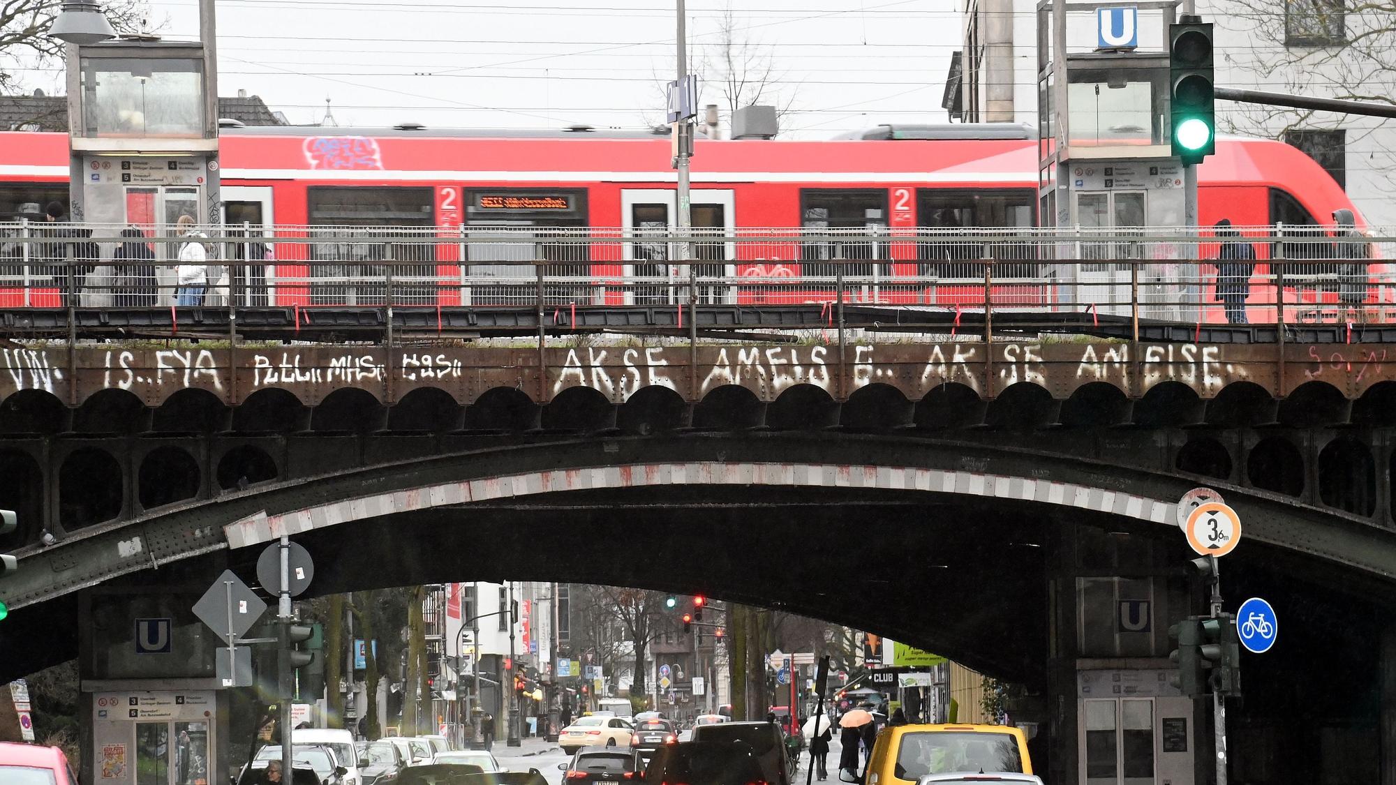 Der Bahnübergang an der Venloer Straße