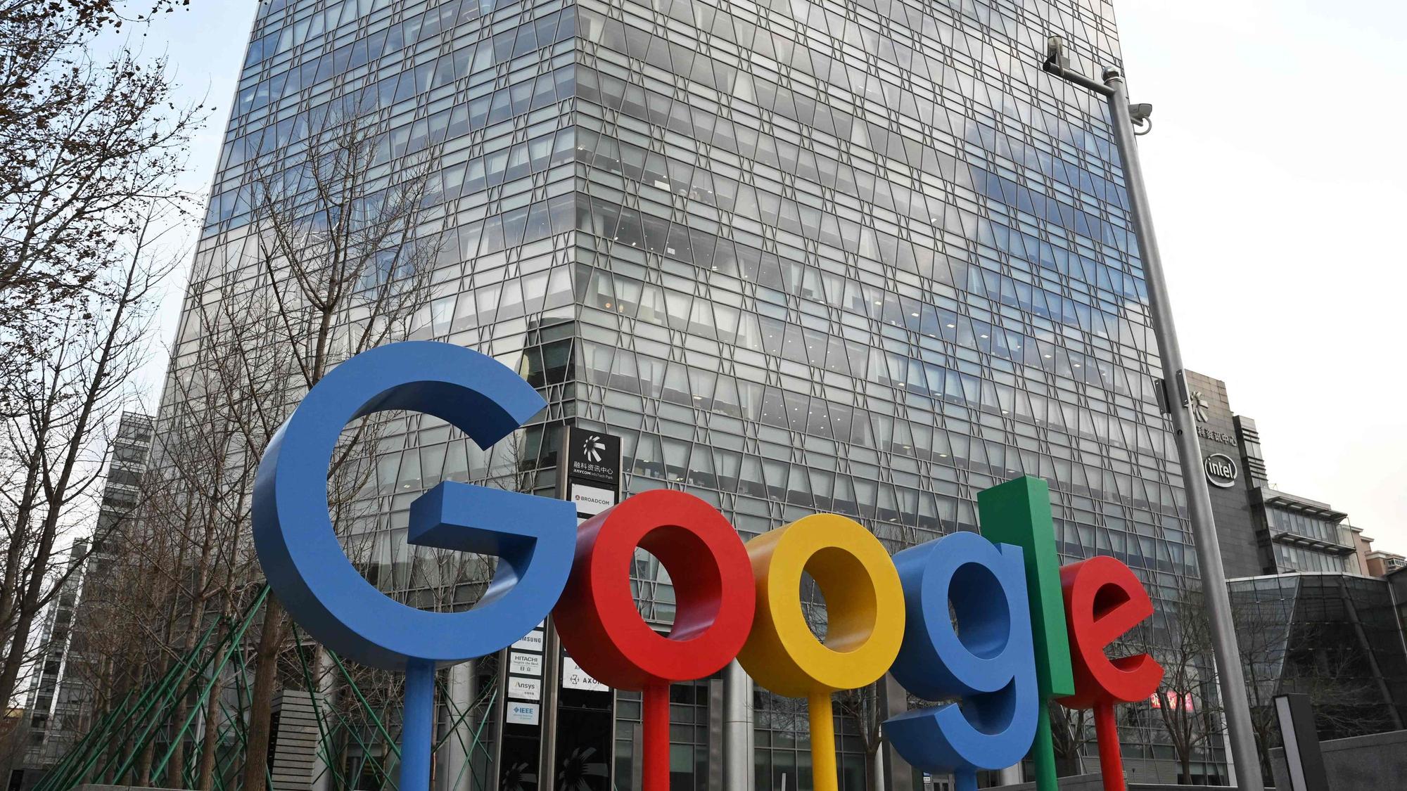 Das Google-Logo vor den Büros in Peking