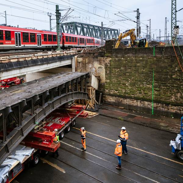 DB Netz AG, Demontage EÜ Deutz-Mülheimer Str., BW C, Köln 22.01.22 ©Smilla Dankert