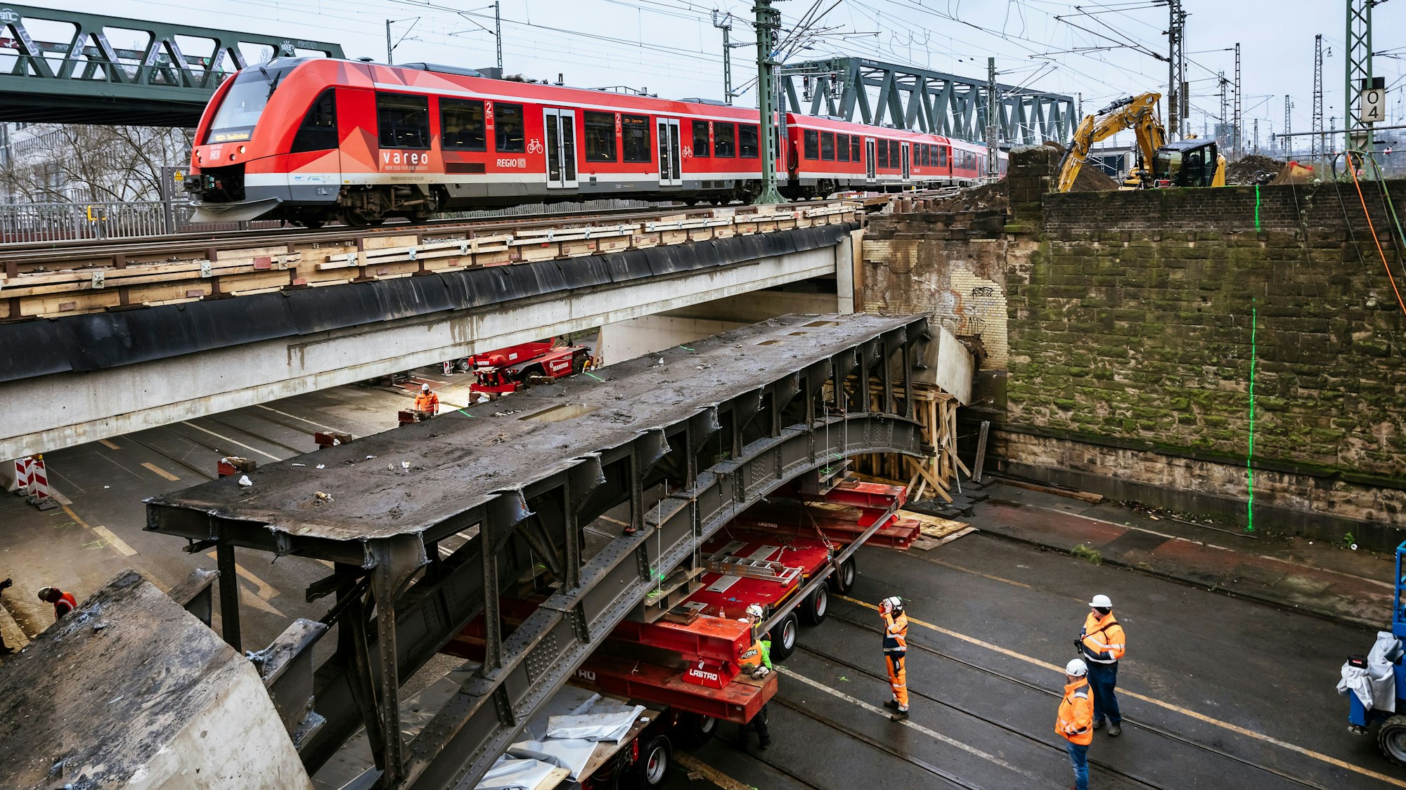 DB Netz AG, Demontage EÜ Deutz-Mülheimer Str., BW C, Köln 22.01.22 ©Smilla Dankert