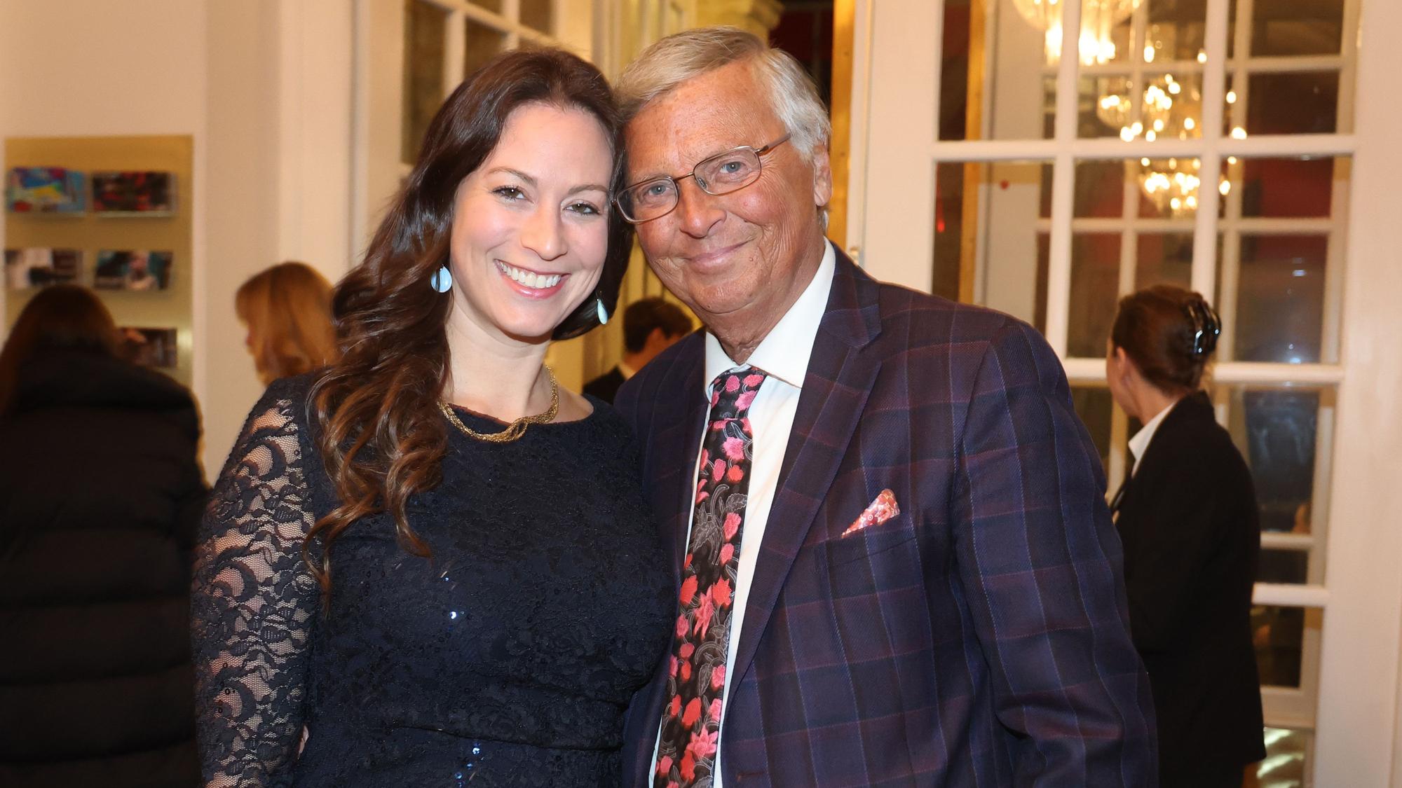Caroline Bosbach (CDU) und ihr Vater Wolfgang bei einem Geburtstagsempfang im Januar 2023.