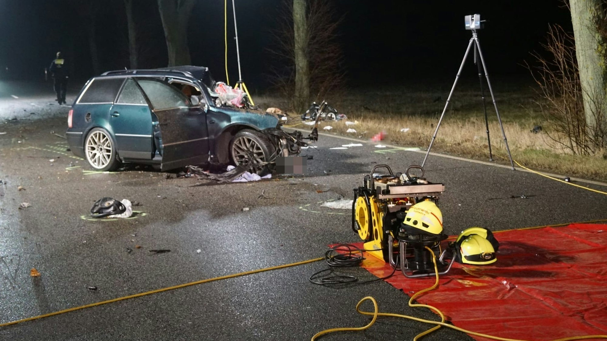 Bei einem Unfall bei Juntersdorf ist ein Autofahrer ums Leben kommen.