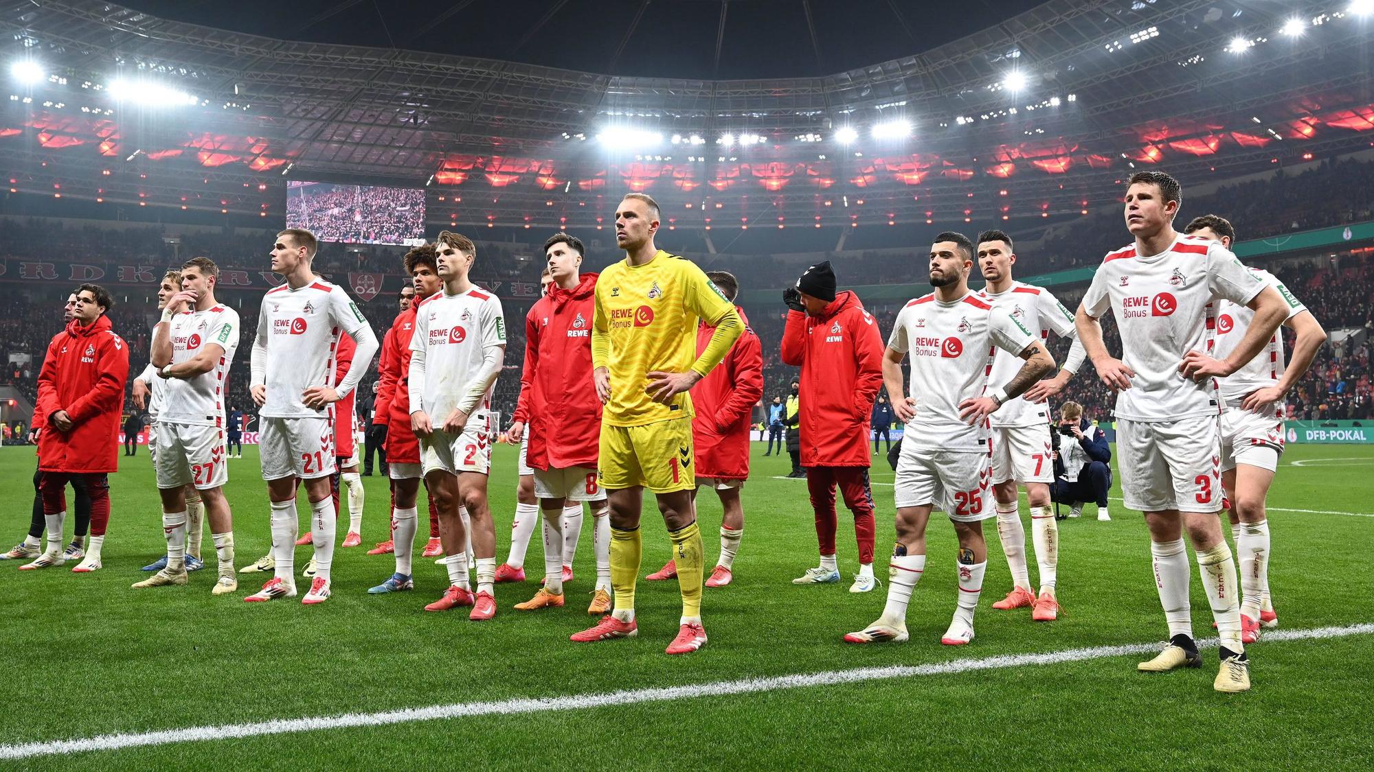 Spieler 1. FC Koeln enttaeuscht waehrend des Spiels im Viertelfinale des DFB-Pokal zwischen Bayer 04 Leverkusen und 1. FC Köln in der BayArena am 06. February 2025 in Leverkusen, Deutschland. Foto von Ralf Treese/DeFodi Images Spieler 1. FC Koeln look dejected during the DFB-Cup - quarterfinals match between Bayer 04 Leverkusen and 1. FC Koeln at BayArena on February 6, 2025 in Leverkusen, Germany. Photo by Ralf Treese/DeFodi Images DFB / DFL REGULATIONS PROHIBIT ANY USE OF PHOTOGRAPHS AS IMAGE SEQUENCES AND/OR QUASI-VIDEO. Photo by Ralf Treese/DeFodi Images Defodi-521_LEVKOE20250205_074 *** Player 1 FC Koeln look dejected during the DFB Cup quarterfinals match between Bayer 04 Leverkusen and 1 FC Koeln at BayArena on February 06, 2025 in Leverkusen, Germany Photo by Ralf Treese DeFodi Images Player 1 FC Koeln look dejected during the DFB Cup quarterfinals match between Bayer 04 Leverkusen and 1 FC Koeln at BayArena on February 6, 2025 in Leverkusen, Germany Photo by Ralf Treese DeFodi Images DFB DFL REGULATIONS PROHIBIT ANY USE OF PHOTOGRAPHS AS IMAGE SEQUENCES AND OR QUASI VIDEO Photo by Ralf Treese DeFodi Images Defodi 521 LEVKOE20250205 074 Defodi-521 DFB / DFL REGULATIONS PROHIBIT ANY USE OF PHOTOGRAPHS AS IMAGE SEQUENCES AND/OR QUASI-VIDEO.