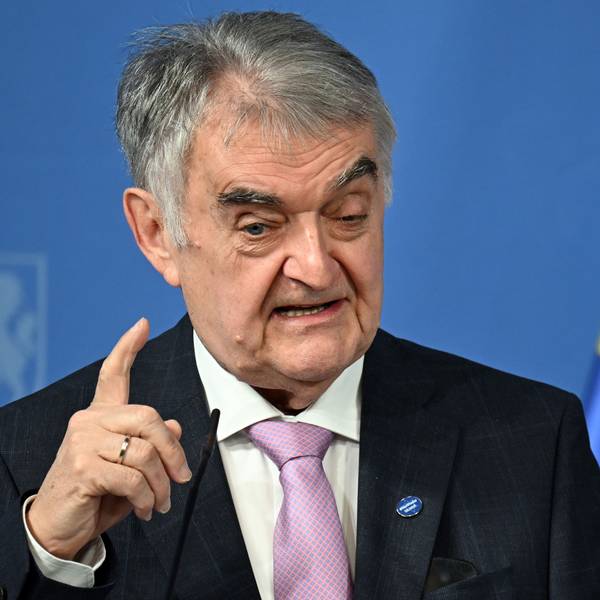 ARCHIV - 24.09.2024, Nordrhein-Westfalen, Düsseldorf: Herbert Reul (CDU), nordrhein-westfälischer Innenminister, gibt ein Statement. Der Minister erwartet eine Welle an Falschmeldungen vor der Bundestagswahl. (zu dpa: «Reul rechnet mit Welle an Falschmeldungen vor Bundestagswahl») Foto: Federico Gambarini/dpa +++ dpa-Bildfunk +++