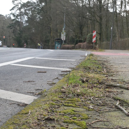 Das Foto zeigt den Radweg refrather Weg