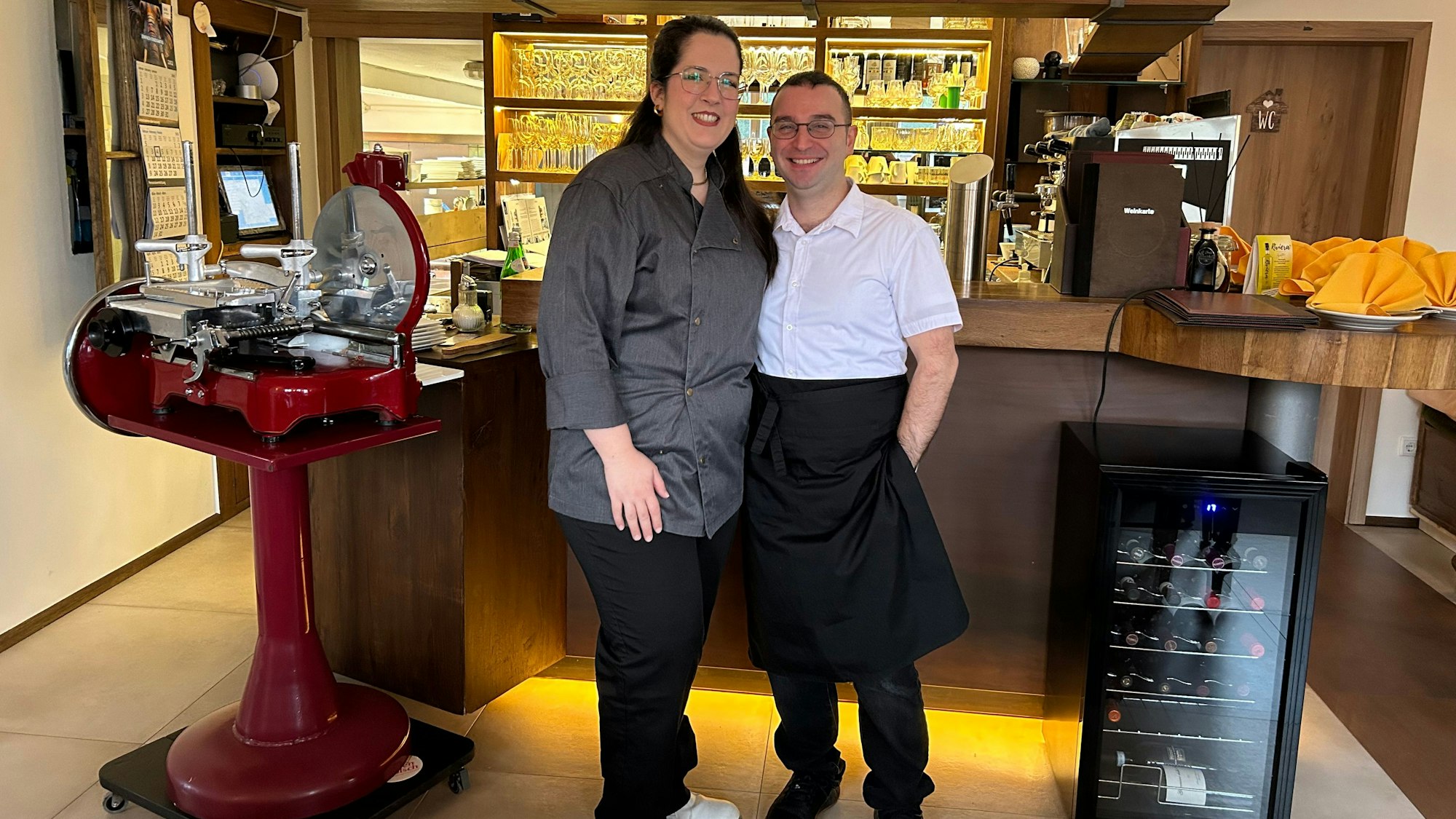 Giovanna und Raffaello Vacca sind ein eingespieltes Team: Sie kocht, er serviert. Nun haben die beiden das Traditionsreich-Lokal von ihrem Arbeitgeber übernommen.