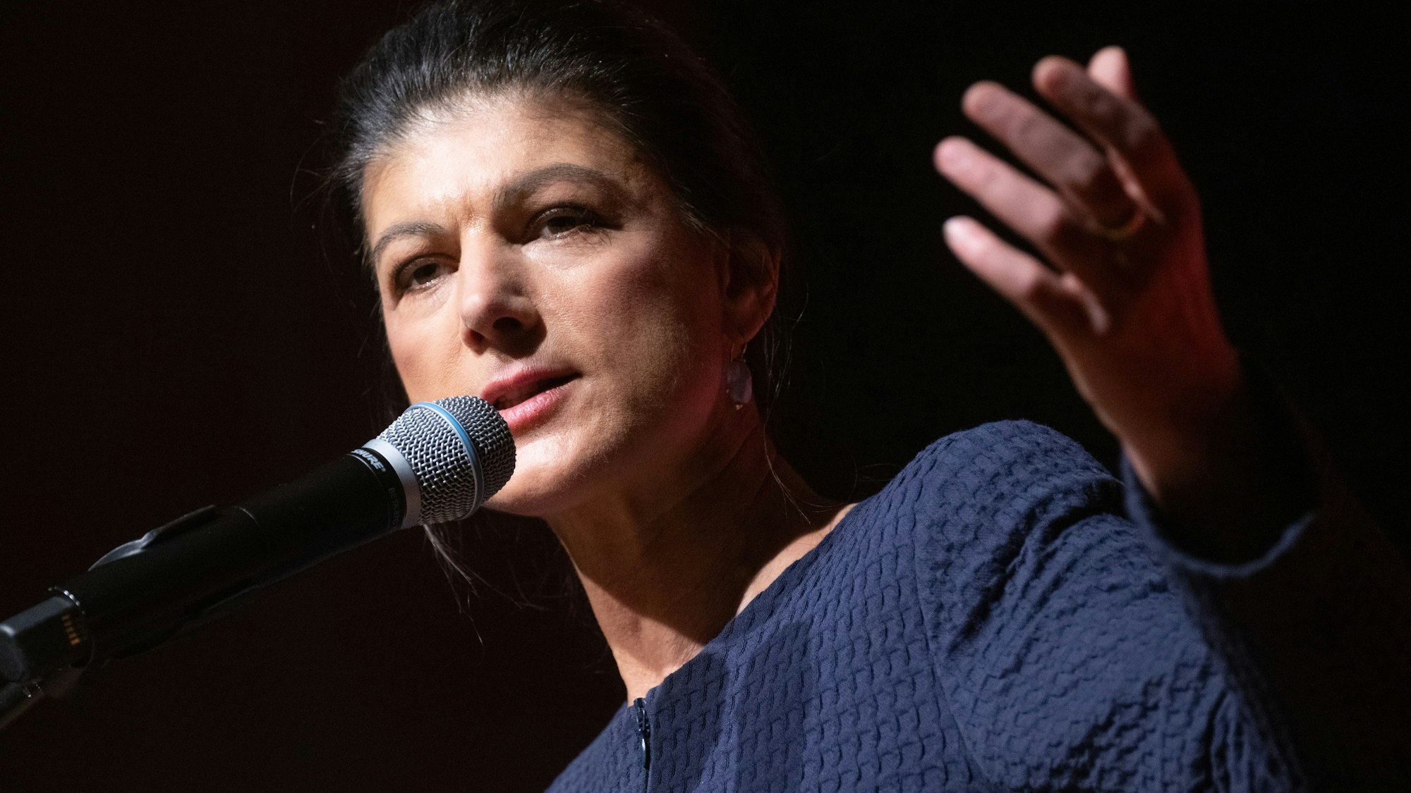 Sahra Wagenknecht, Bundesvorsitzende des BSW, spricht auf einer Wahlkampfveranstaltung ihres Bündnisses im Kultur- und Kongresszentrum Liederhalle.