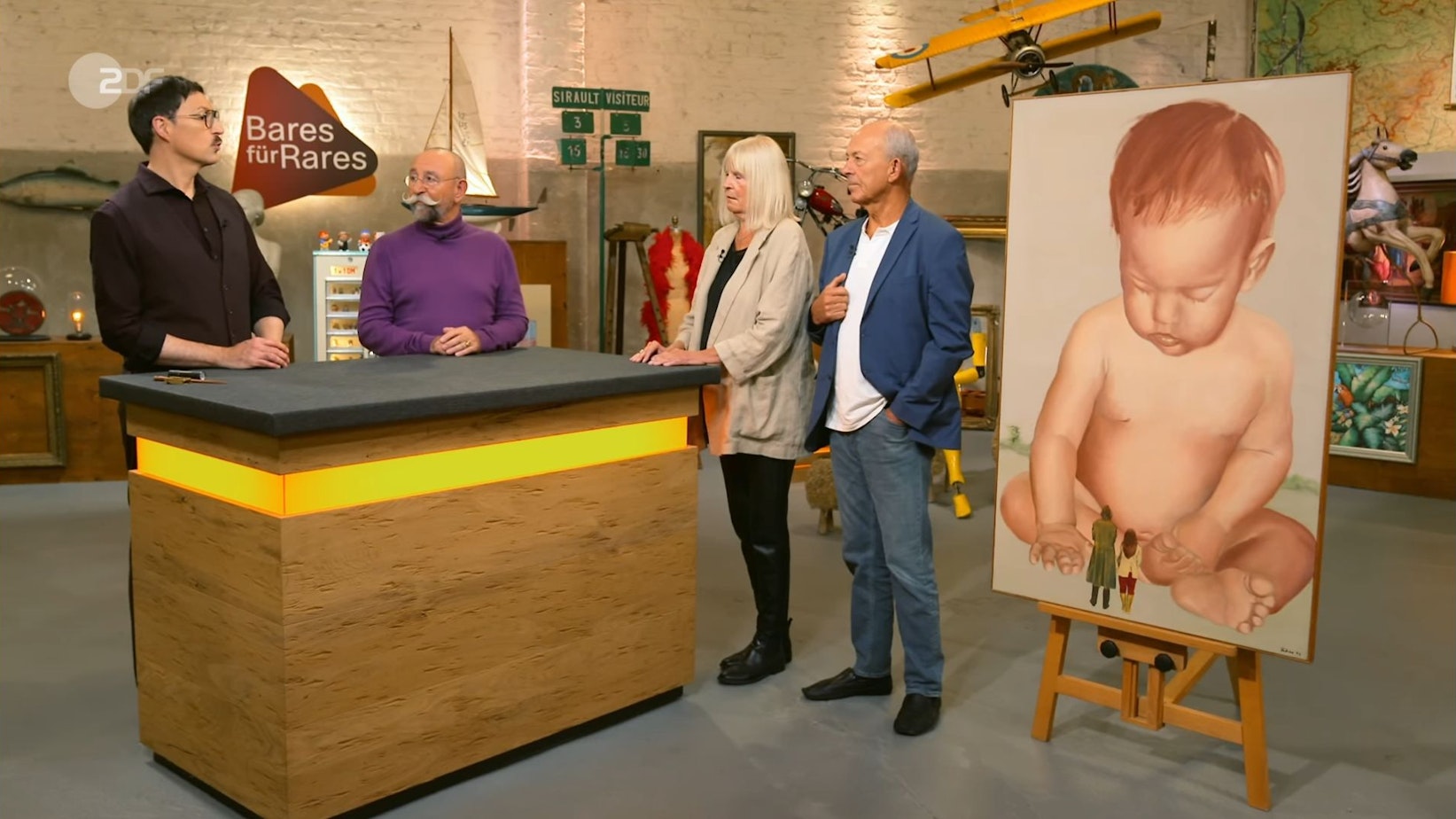 Das XXL-Baby Öl auf Leinwand sorgte bei Bares für Rares für Begeisterung