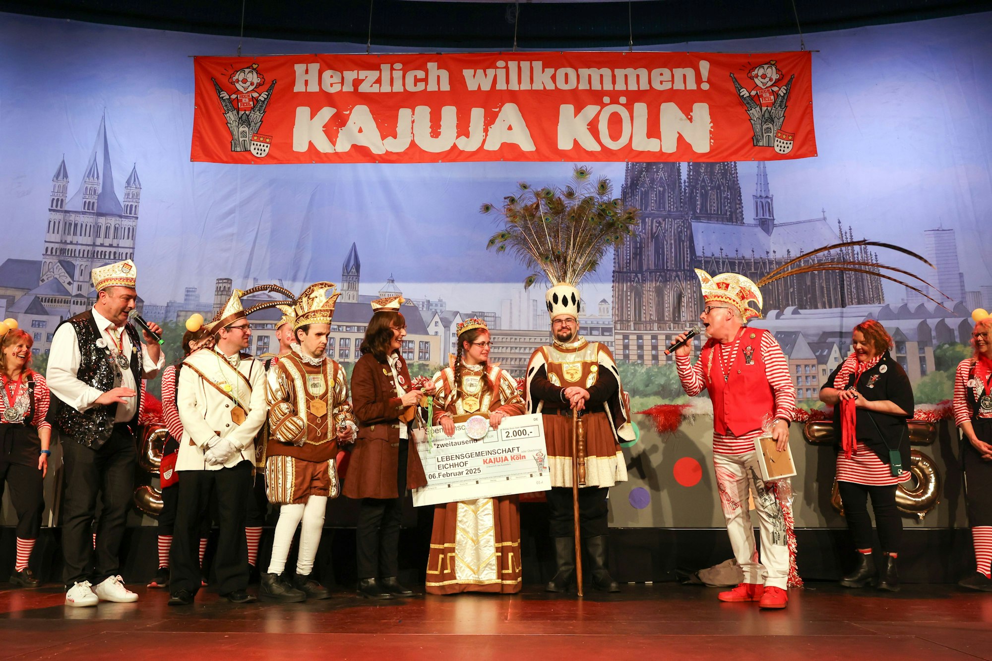 Die Kajuja spendete 2000 Euro an die Lebensgemeinschaft Eichhof, die mit ihrem eigenen Trifolium anreiste.