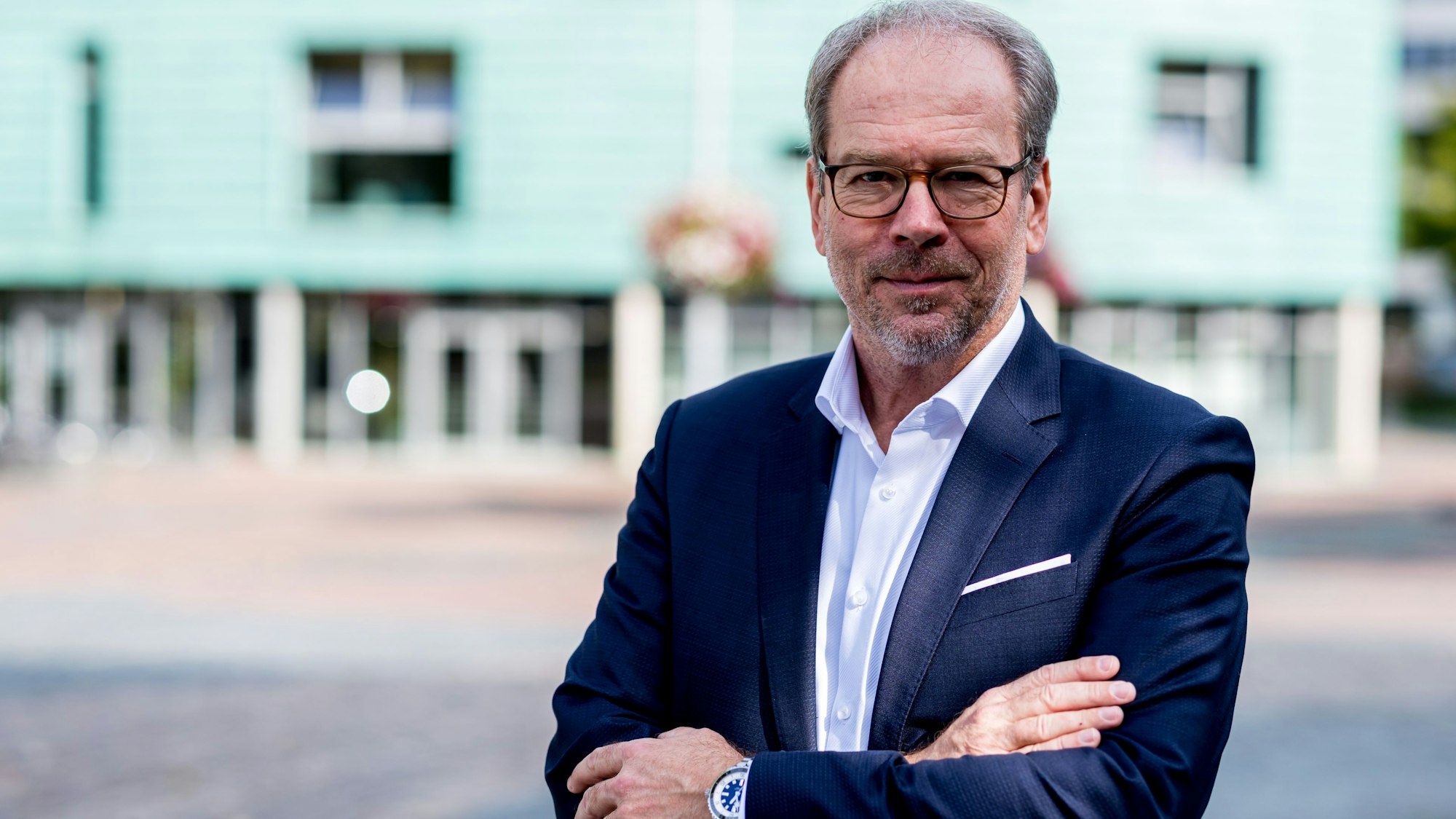 Auf dem Foto ist Bergheims Bürgermeister Volker Mießeler zu sehen.