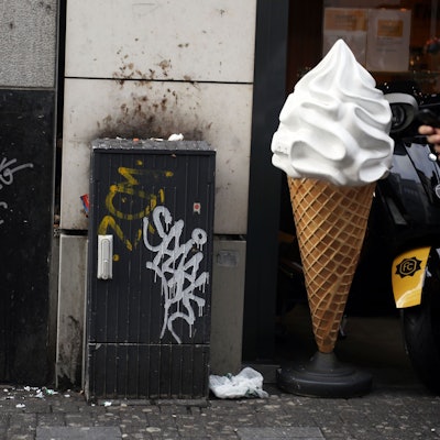 Eine der vielen Ecken der Kölner Innenstadt, in der Müll liegt, hier an der Hohestraße.