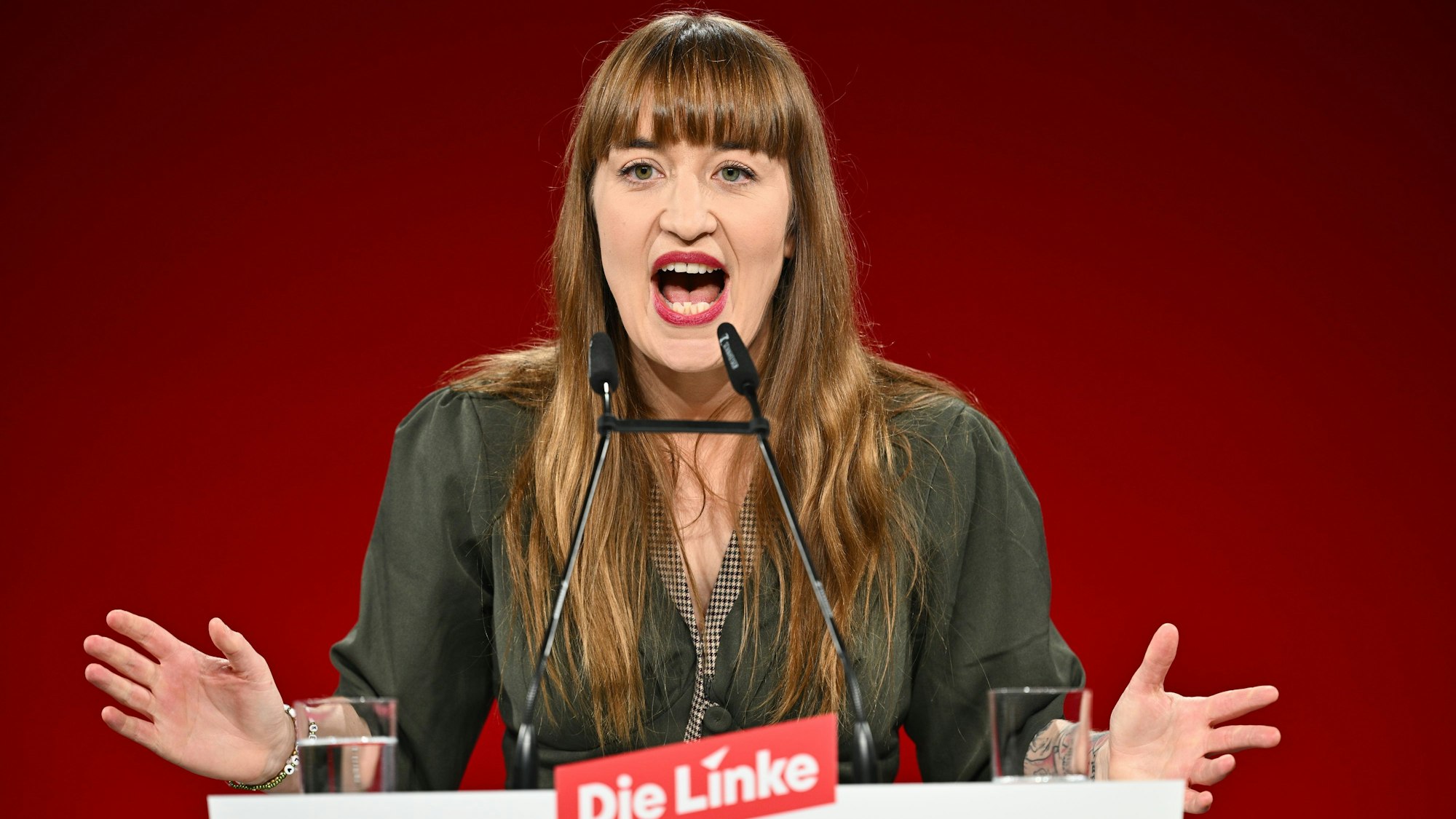 Heidi Reichinnek am Rednerpult.