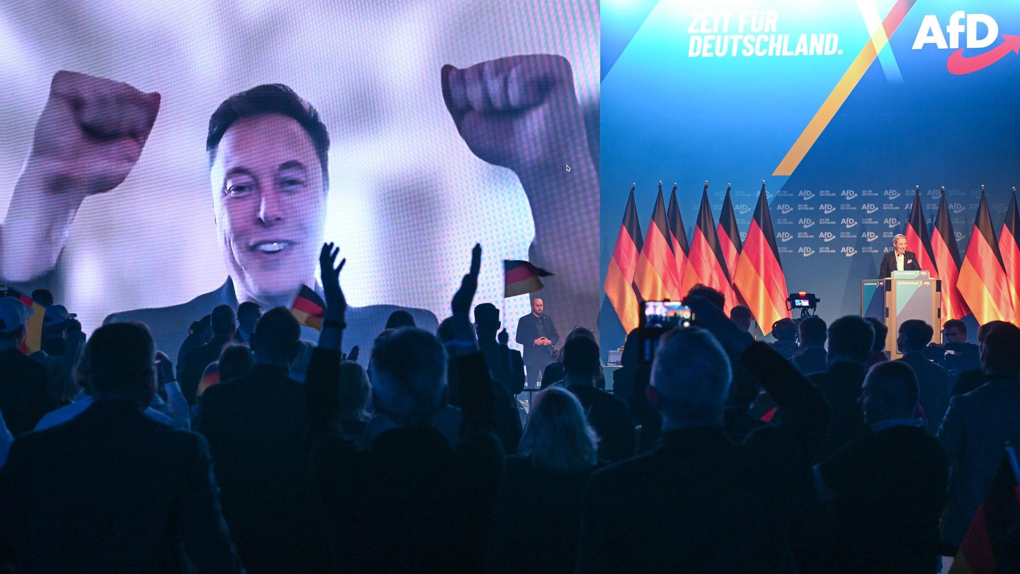 Beim Wahlkampfauftakt der AfD wird Tech-Milliardär Elon Musk live zugeschaltet. Nun verbreitet ein AfD-Politiker Fake-News, die der Trump-Berater zuvor gepostet hatte. (Archivbild)