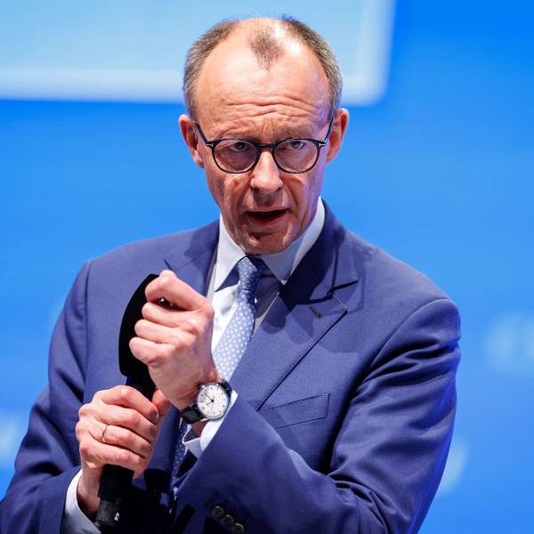 08.02.2025, Bayern, Nürnberg: Friedrich Merz, Kanzlerkandidat und Vorsitzender der CDU, spricht beim kleinen CSU-Parteitag. Foto: Daniel Karmann/dpa +++ dpa-Bildfunk +++